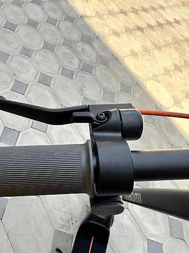 3391 km: Yeni Elektrik samokat 8", > 1000 Vt, 16 - 25 km/s, Ünvandan götürmə — 4