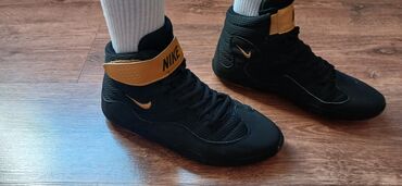 найк: Мужские кроссовки, 42, Nike, Б/у, цвет - Черный, Самовывоз, Платная доставка