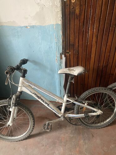 веласипеты: Продаю велосипед Срочно!!! Камера колес вздутая 7 скоростей Подставка