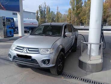 авто в рассрочку от хозяина бу: Mitsubishi L200: 2014 г., 2.5 л, Типтроник, Дизель, Пикап