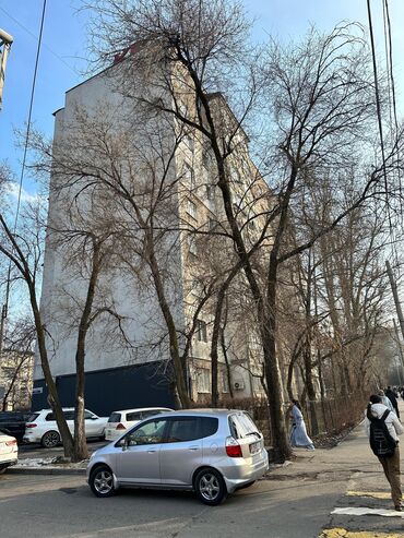 сдам 2 комнатную квартиру на длительный срок рядом ул ахунбаева: 2 комнаты, Собственник, Без подселения, С мебелью полностью