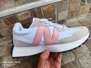 tamaris obuca novi sad: New Balance, 40