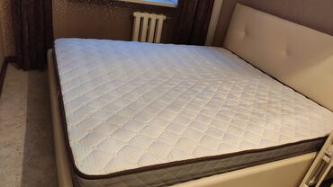 матрас 180х200: Продаю кровать, цвет молочный. В отличном состоянии! 
Размер 180х200