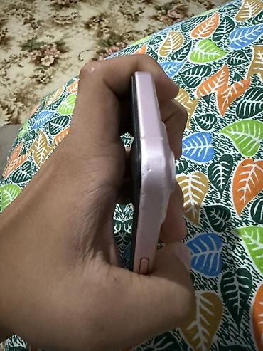 айфон sе: IPhone 15, 128 ГБ, розовый - Модель: iPhone 15 (номер модели — 5