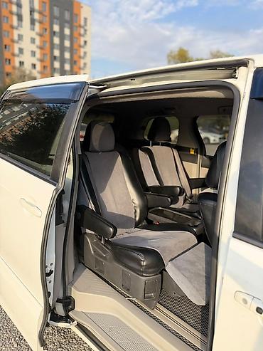 4: Toyota Estima: 2006 г., 2.4 л, Автомат, Бензин, Минивэн — 5