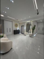 продаю или меняю на автомат: 4 комнаты, 226 м², Элитка, 14 этаж, Дизайнерский ремонт