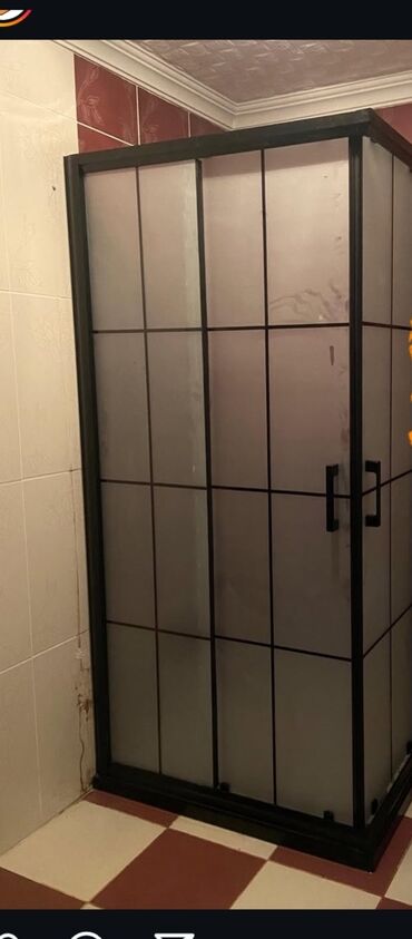 Kafel və metlax: Duş kabinlerin yerlerinin duzelmesi Duş üçün nəzərdə tutulmuş bu — 9