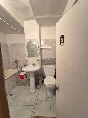 Uzunmüddətli kirayə mənzillər: 28 may metrosuna, ADNSU piyada 5 dəq, məsafədə 3 otaqlı mənzil — 12