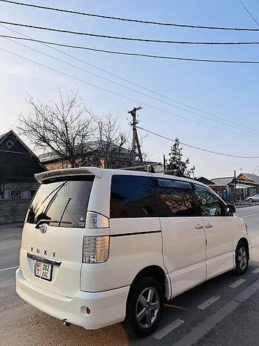 Toyota: Toyota Voxy: 2005 г., 2 л, Автомат, Бензин — 4