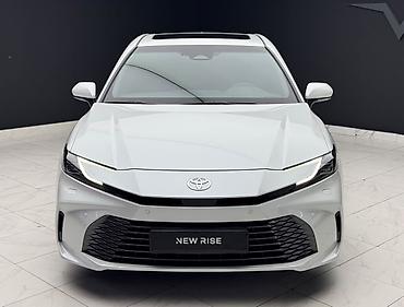 спойлер на камри 55: Toyota Camry: 2024 г., Гибрид, Седан — 3