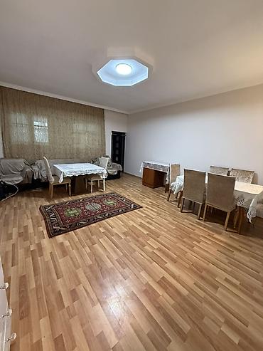 Kafel və metlax: Təsvir: - Mənzilin giriş hissəsi və dəhliz: işıqlı, ağ divarlı, tavan — 13