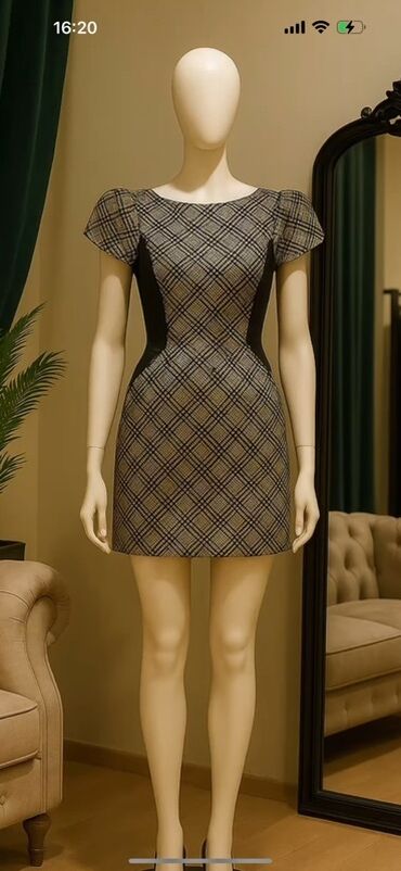 Ziyafət donları: Mağaza bağlandığı üçün Geyimlər maya dəyərindən aşağı satılır 30 azn — 10