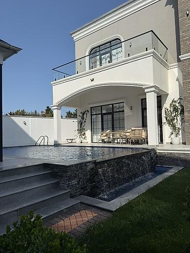 6 mikrorayon: 5 otaqlı, 216 kv. m, Yeni təmirli — 2