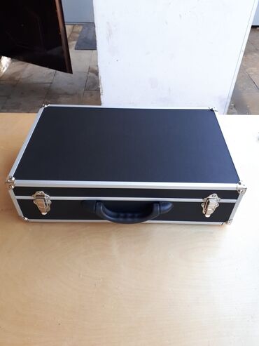 Futlyarlar, çexollar: Dj aparatlarına musigi alətlərinə və digər avadanliglara keyslər və -da lalafo.az — 12 Futlyarlar, çexollar: Dj aparatlarına musigi alətlərinə və digər avadanliglara keyslər və — 12