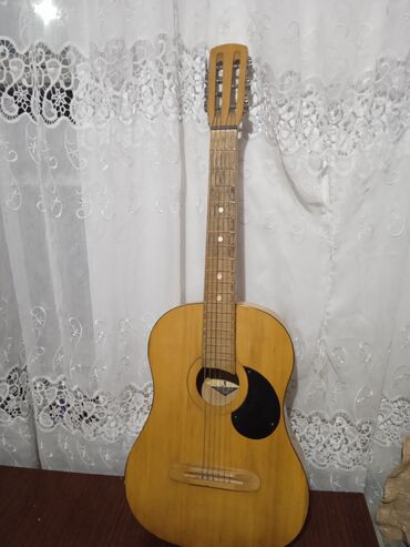 гитара сатам: Продается Советская гитара 6и струнная. в хорошем состоянии струны