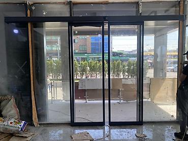 Откатные ворота: Откатные ворота из сэндвич‑панелей с автоматикой - Полотно — 124