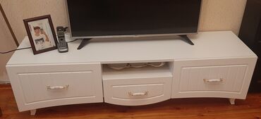 Masalar və oturacaqlar: Tv stend satilir
