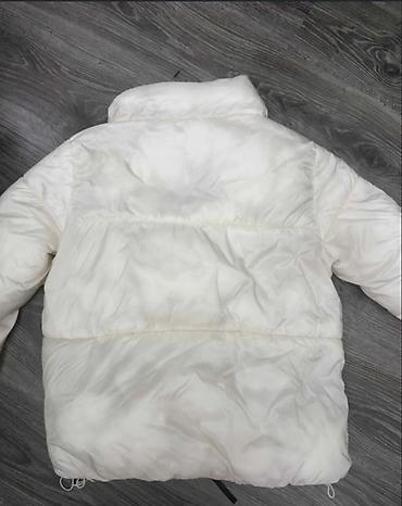guess ženske zimske jakne: GUESS original jakna, M (38) veličine a dimenzije su: ramena 40 cm — 7