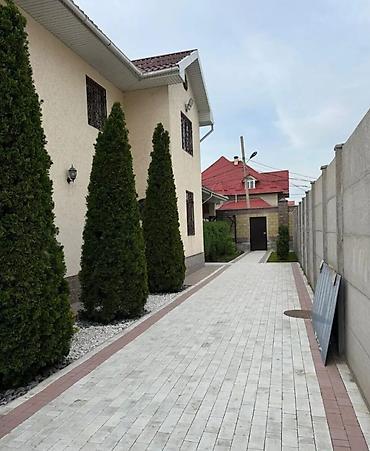 продаю дом ак ордо 1: 🏡 Продаётся двухэтажный кирпичный дом в престижном районе Джал — 2
