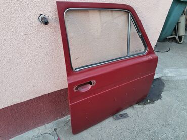 Auto delovi: Vrata desna Lada 2121 Niva. U crvenoj boji. Polovna, zdrava. Skinuta — 5