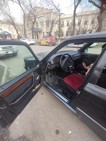 Mercedes-Benz: Mercedes-Benz W124: 1990 г., 2.3 л, Механика, Бензин, Седан — 6