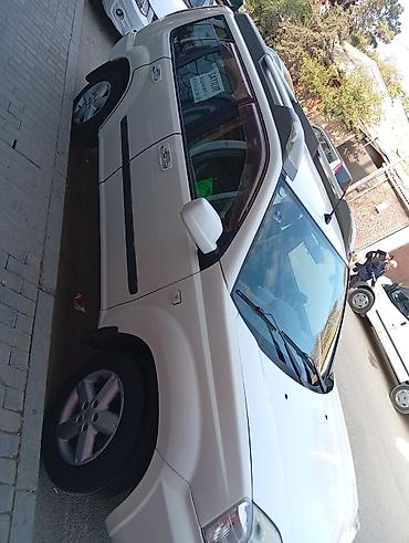audi a8: Nissan X-Trail, ağ rəng, benzinli SUV. Xüsusiyyətlər: - Korös: 5 — 3