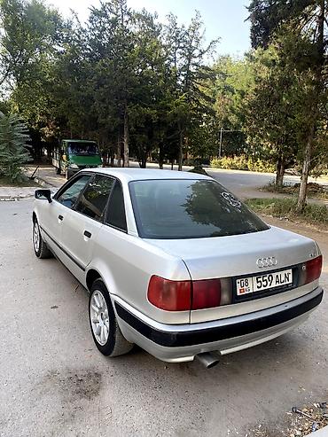x treil: Audi 80: 1992 г., 2 л, Механика, Бензин, Седан — 3