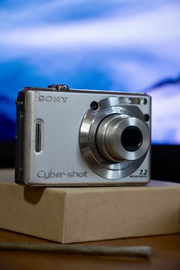 Фотоаппараты: Продам фотоаппарат Sony Cyber-shot DSC-W35 Продаю компактный и