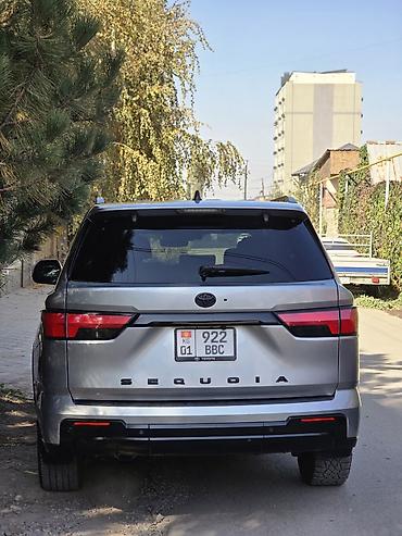 секуа: Toyota Sequoia: 2024 г., 3.5 л, Гибрид, Внедорожник — 3