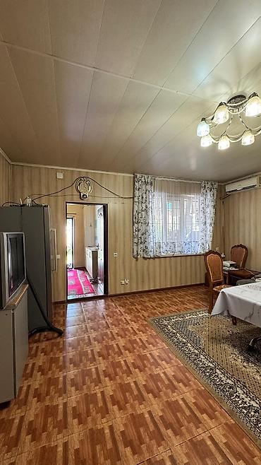 Продажа коттеджей и домов: 4 комнаты, 280 м², 4 соток, Бишкек, 110 квартал Агентство недвижимости — 13