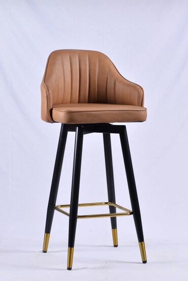 Ofis dəst mebeli: Ofis mebel dəsti Tərkib: - İş masası: ağ üst səth, qara metal karkas; — 18