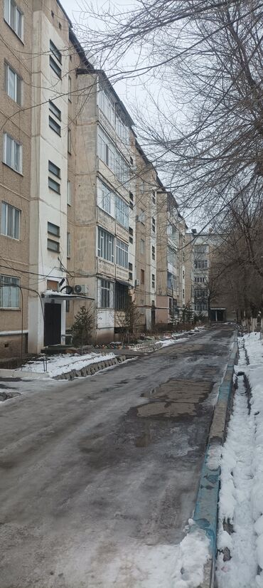 дизель квартиры в бишкеке продажа: 3 комнаты, 60 м², 105 серия, 2 этаж, Старый ремонт