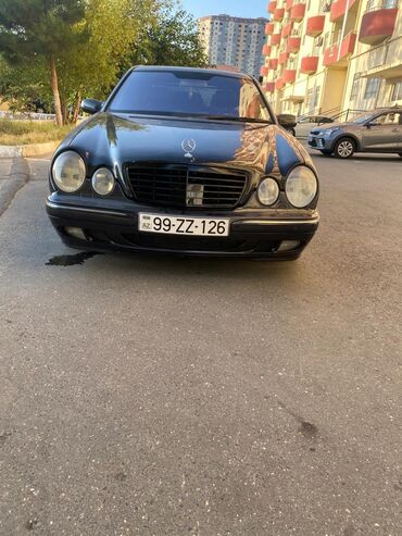 yeska mercedes: Mercedes-Benz E 320: 3.2 l | 2000 il Sedan