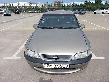 cruze radiator: Opel Vectra sedan kuzovlu minik avtomobil. Rəngi qızılı-bej — 3