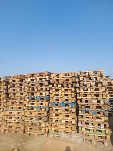 Metal məhsulları: Anbar, yükdaşıma və logistika ehtiyacları üçün istifadə olunan möhkəm
