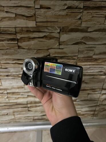 ikinci el notbuklar: Sony videokamera Bateryası olmadığı üçün bu qiymete satılır. Qiymetde