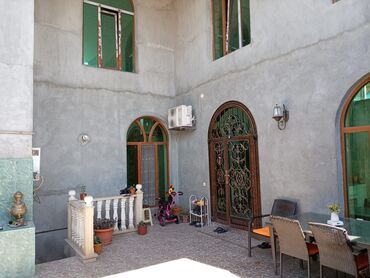 Həyət evləri və villaların satışı: 6 otaqlı, 200 kv. m, Kredit yoxdur, Orta təmir — 3