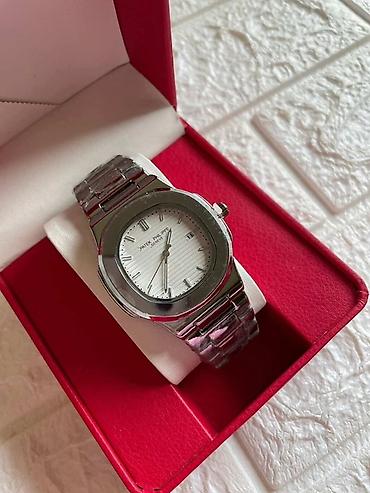 Ručni satovi: Cena:3.400 (Bez kutije)
Cena:3.800 (Sa kutijom)
💋 — 13