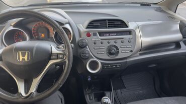 honda cr v автомобиль: Honda Fit: 2009 г., 1.3 л, Робот, Бензин, Хетчбек