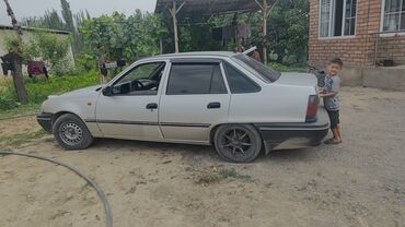 полированная машина: Daewoo Nexia: 2005 г., Механика, Бензин, Седан