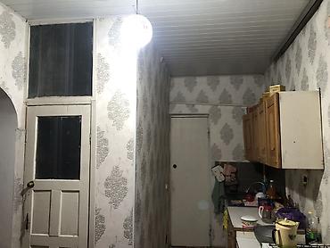 Продажа коттеджей и домов: Продаю дом в ж/м Ала-тоо общей площадью 90м2 4комнаты + — 15