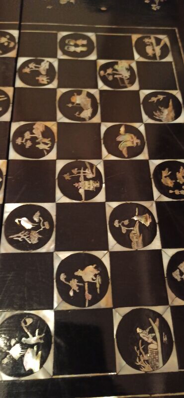 Sandıqlar: Əl işinə bənzər lak qutusu – şərq nağılı üslublu miniatür rəsmlə. - — 12