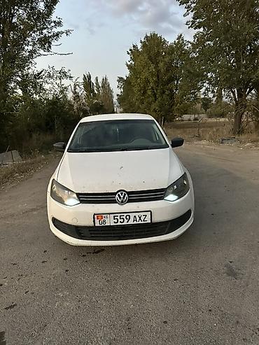 авто рага: Volkswagen Polo: 2013 г., 1.6 л, Кол менен иштөөчү, Бензин, Седан — 1