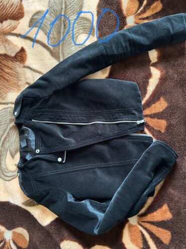 черные рваные джинсы: Скинни, LeviS, Италия, Рваные