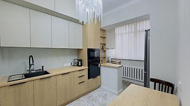 105: 3 комнаты, 70 м², ул. Калык Акиева 105 серия, 2 этаж, Евроремонт — 1