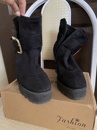 Botinka və botilyonlar: Ölçü: 37, rəng - Qara, İşlənmiş — 11