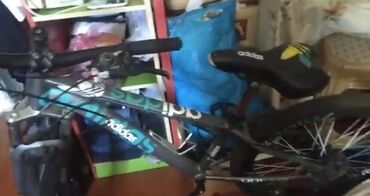 24 luk velosiped: Б/у Городской велосипед Adidas, 20", скоростей: 24, Самовывоз