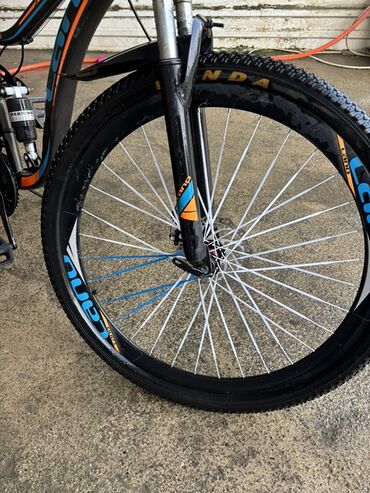 İdman velosipedləri: Ön asqılı, disk əyləcləri və möhkəm çərçivəsi olan dağ velosipedi — 8