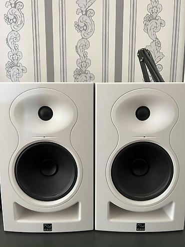 moni̇tor: Kali Audio LP-6 (Series) aktiv studiya monitorları – ağ rəng, cüt — 2