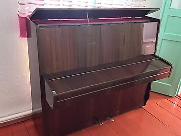 Гарнитуры для зала: Столовая группа на 12 персон + модульная стенка Состав: - Обеденный — 7